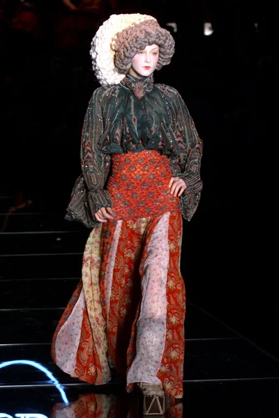 Look 15